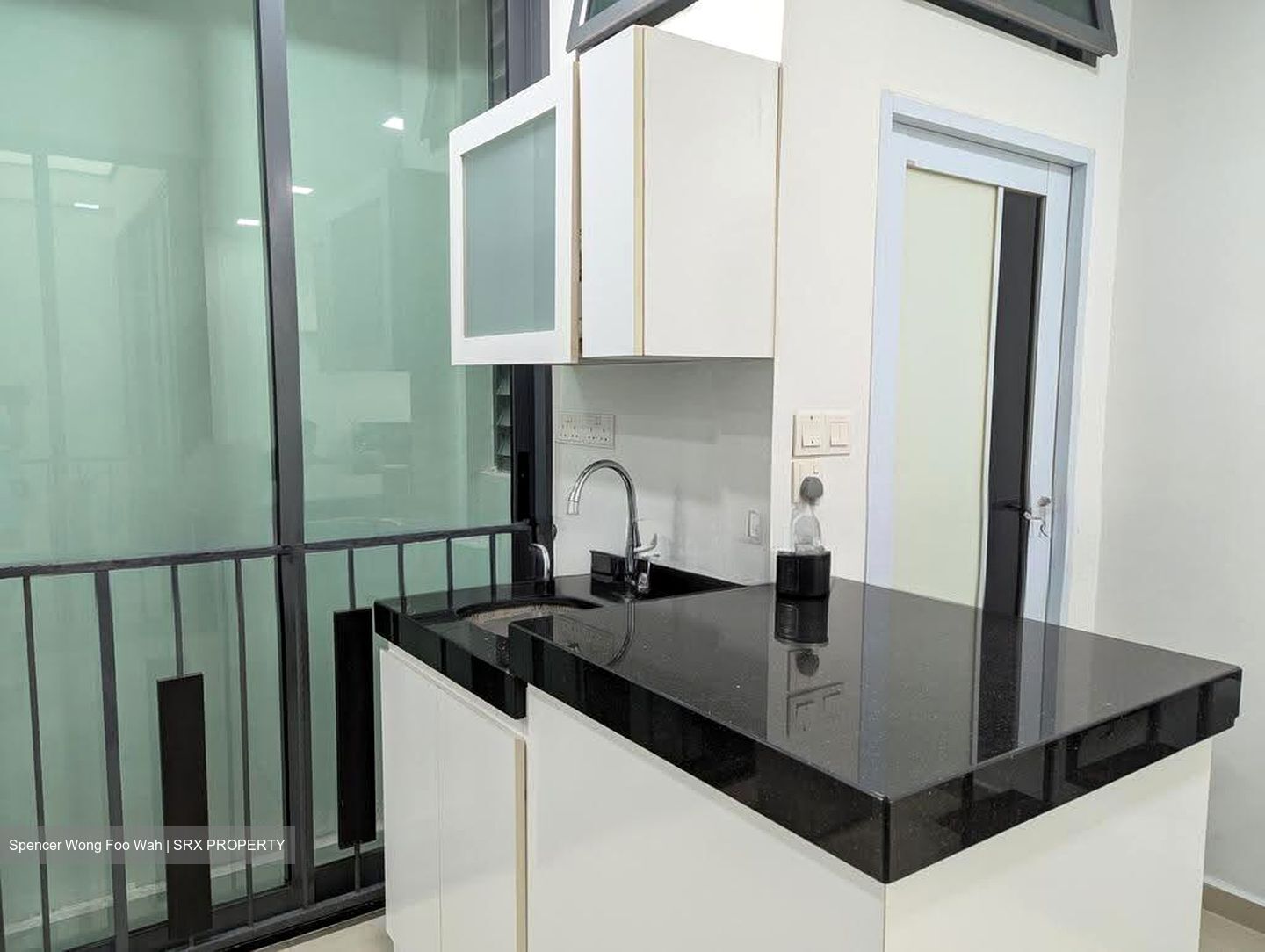 Opera Estate (D15), Terrace #639717051